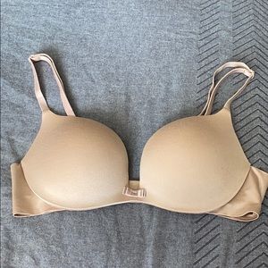 Tan Victoria’s Secret bra